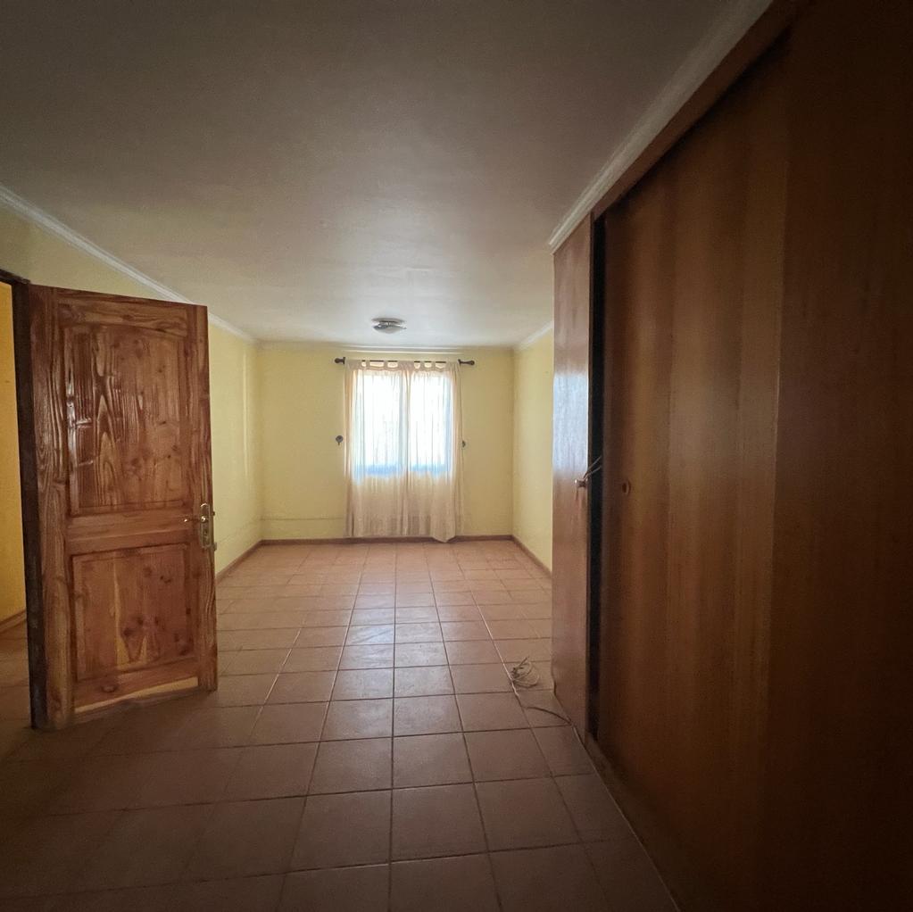 AMPLIA CASA - CALLE VAN BUREN.-